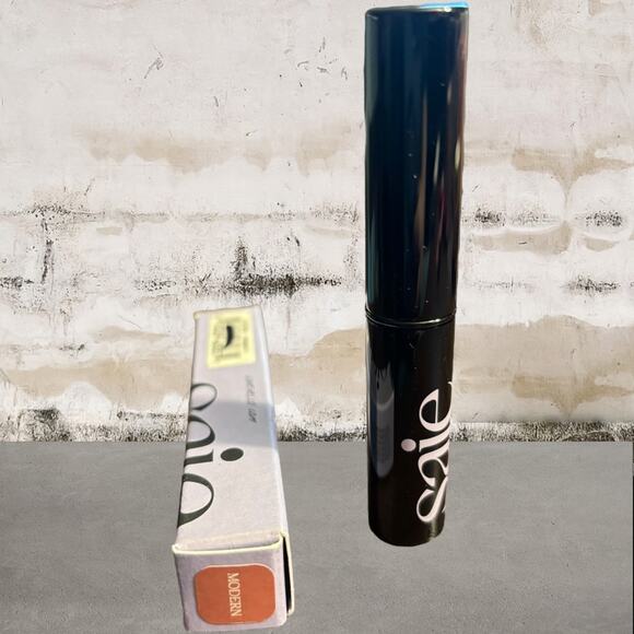 Saie Lip Blur Soft Matte Lipstick in Modern NEW in Box - Picture 4 of 4